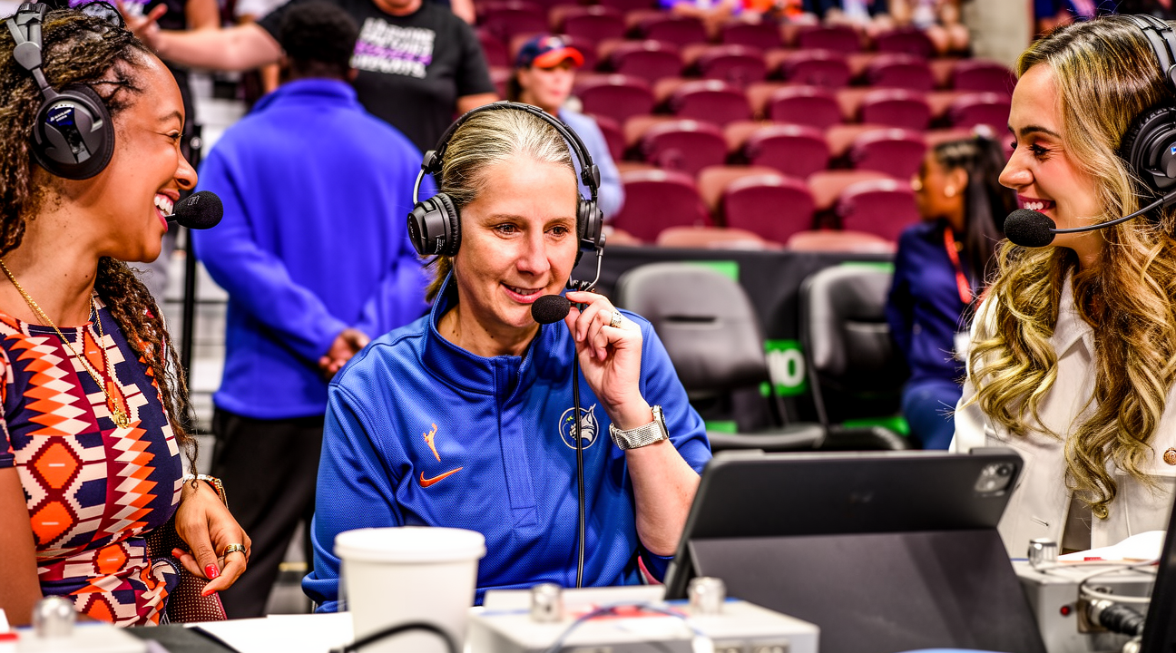TOP1体育平台 - 明尼苏达狮队主帅 Cheryl Reeve 创造 WNBA 常规赛胜场纪录：传奇背后的执教哲学 - TOP1体育 配图